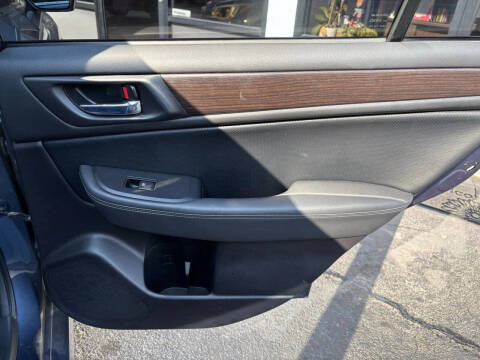 2017 Subaru Legacy 2.5i Limited