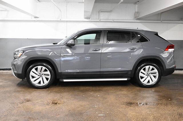 Used 2020 Volkswagen Atlas Cross Sport SE w/Tech with VIN 1V26C2CA7LC204250 for sale in New York, NY
