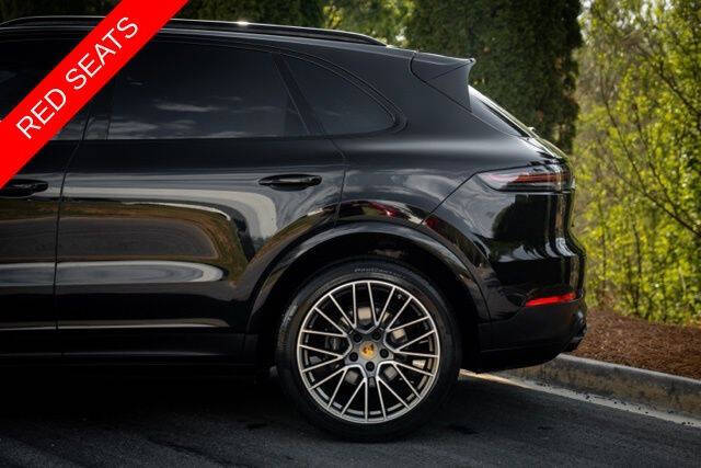 2023 Porsche Cayenne Platinum Edition