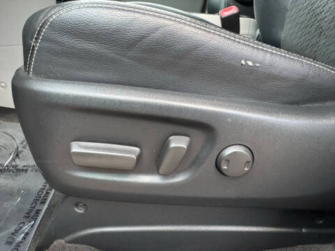 2013 Toyota Sienna SE 8-Passenger