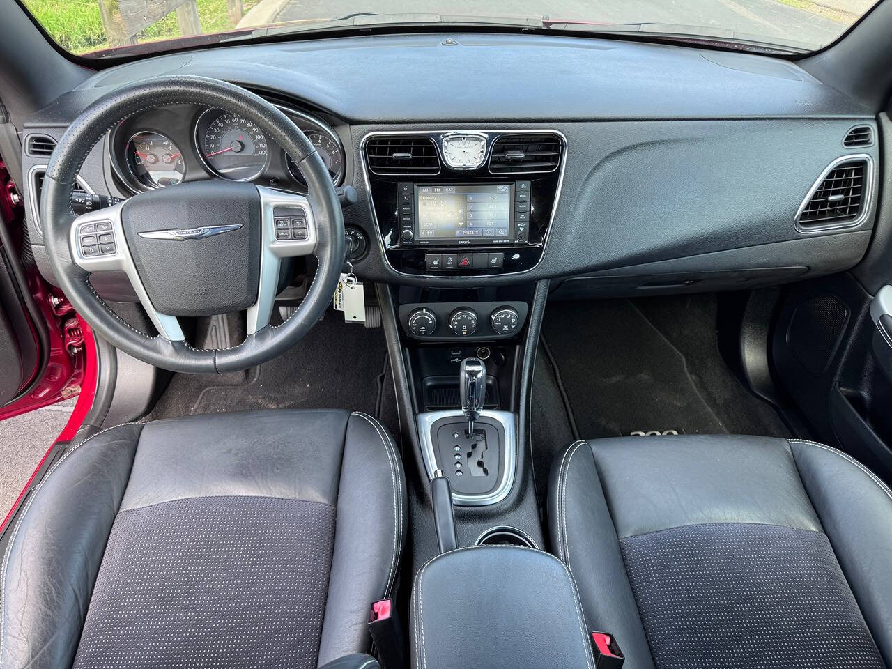 2014 Chrysler 200 14