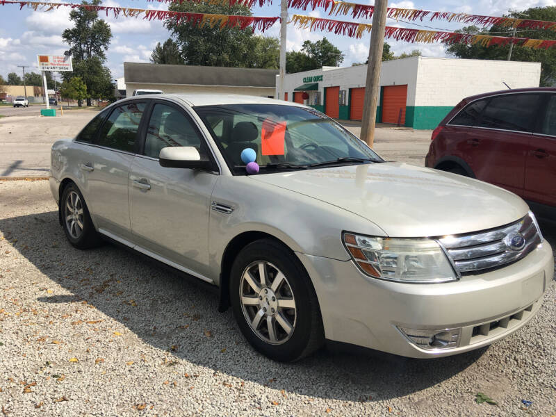 2008 Ford Taurus for sale at Antique Motors in Plymouth IN