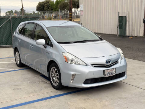2012 Toyota Prius v Five