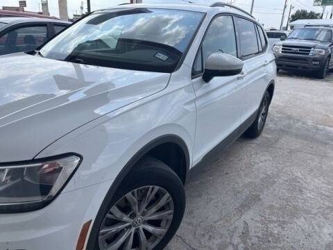 2020 Volkswagen Tiguan for sale at FREDY USED CAR SALES in Houston TX