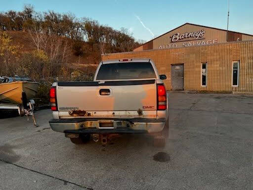 2004 GMC Sierra 2500 SLE photo 3