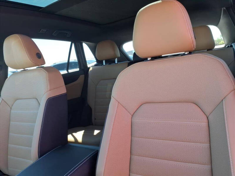 2026 Volkswagen Atlas Cross Sport SEL R-Line Black 4Motion