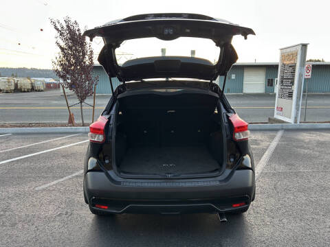 2019 Nissan Kicks SR