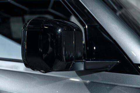 2022 Land Rover Defender 110 SE