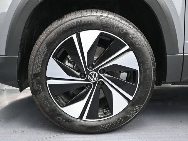 2024 Volkswagen Taos SE 4Motion