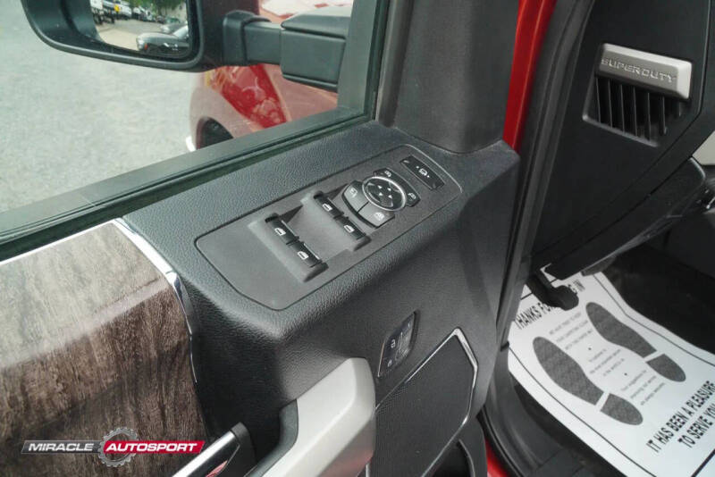 2017 Ford F-350 Super Duty Lariat