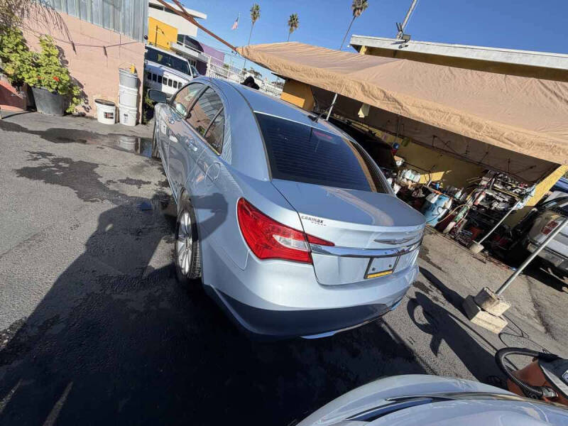 2013 Chrysler 200 Touring