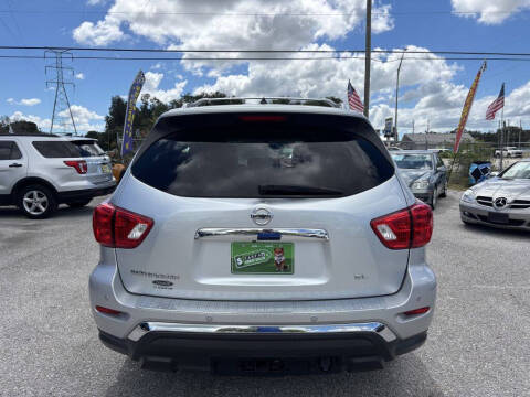 2017 Nissan Pathfinder SL