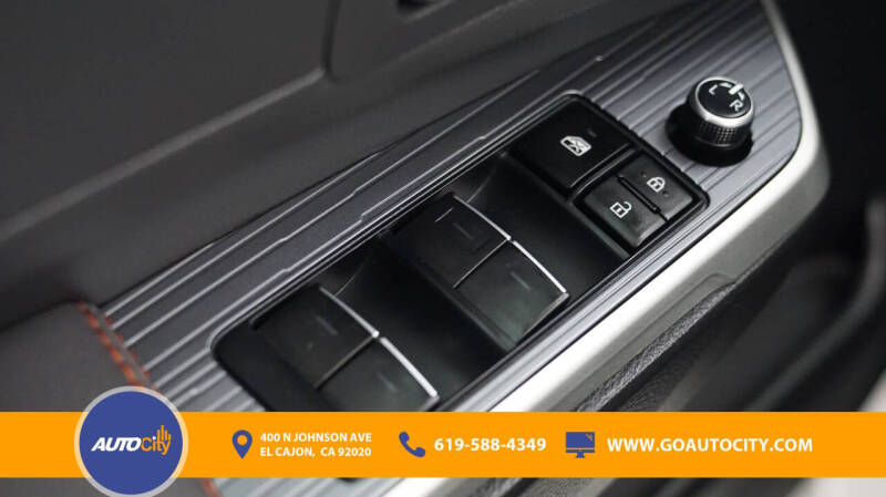 2023 Toyota Sienna XSE 7-Passenger