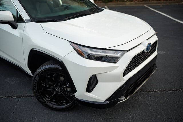 2022 Toyota RAV4 Hybrid SE