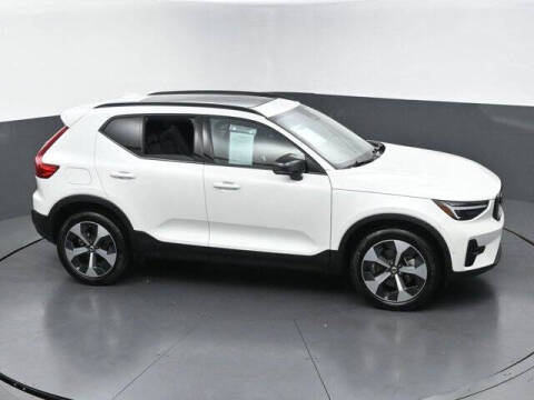 2026 Volvo XC40 B5 Plus