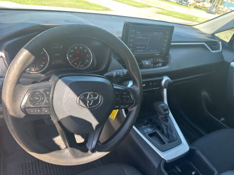 2022 Toyota RAV4 LE