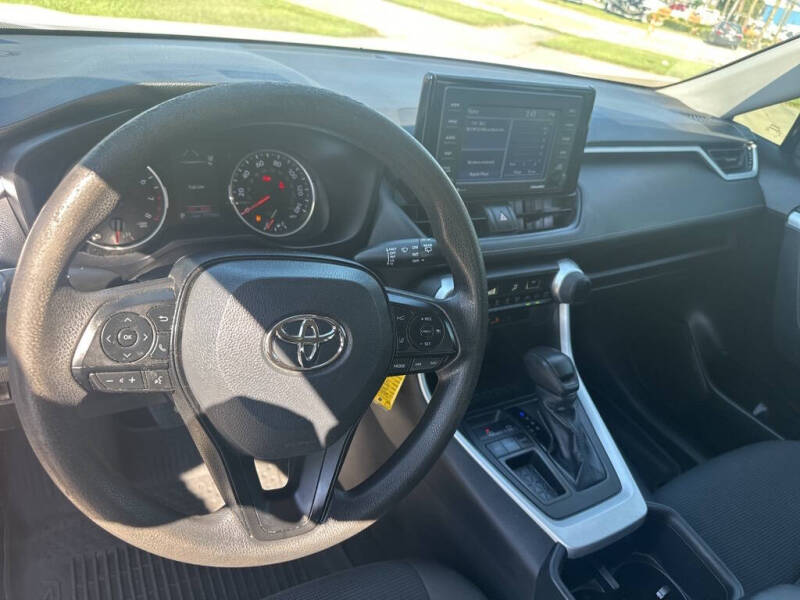 2022 Toyota RAV4 LE