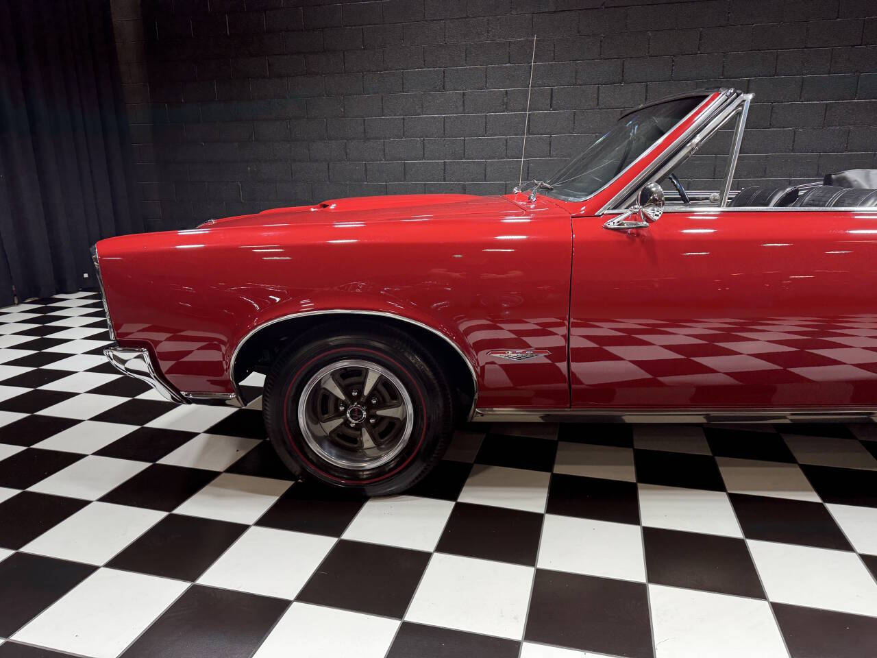 1966 Pontiac GTO 32