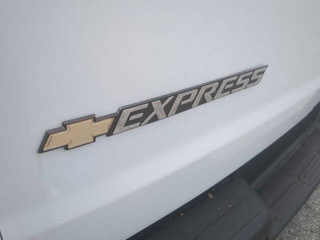 2025 Chevrolet Express 2500