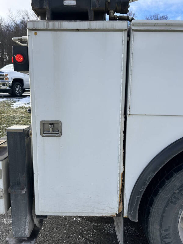 2006 Peterbilt 335 Mechanic's Truck