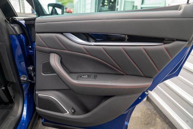 2024 Maserati Levante 38