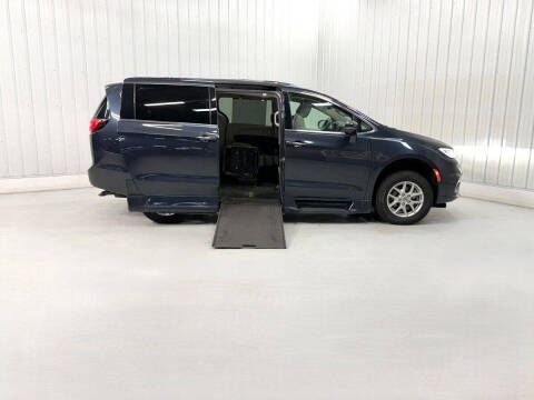 2021 Chrysler Pacifica Touring L Photo