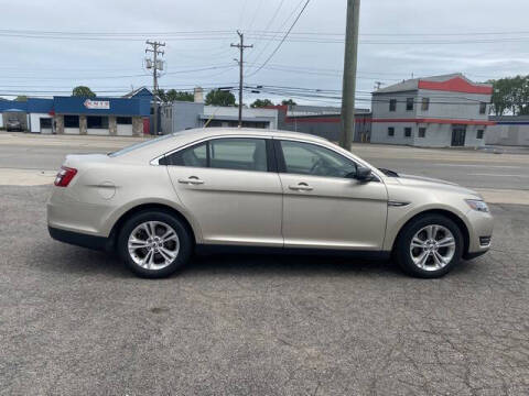 2018 Ford Taurus SE