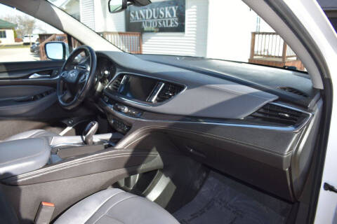 2021 Buick Enclave Essence