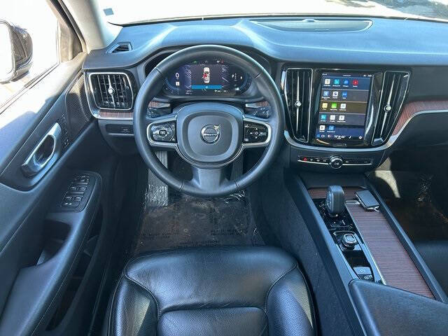 2024 Volvo S60 B5 Plus Dark Theme