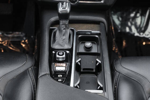 2020 Volvo V90 Cross Country T6