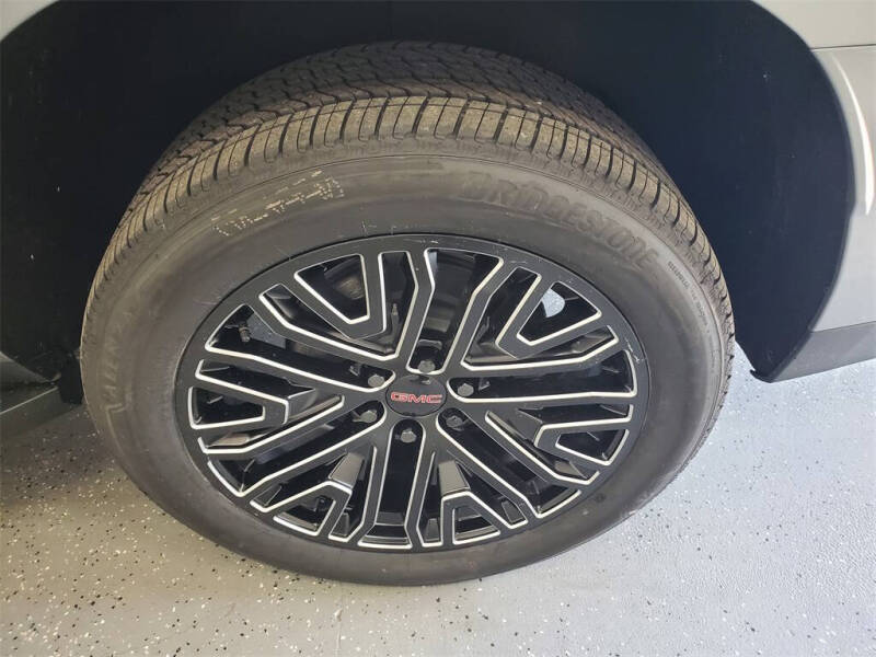 2025 GMC Yukon Elevation