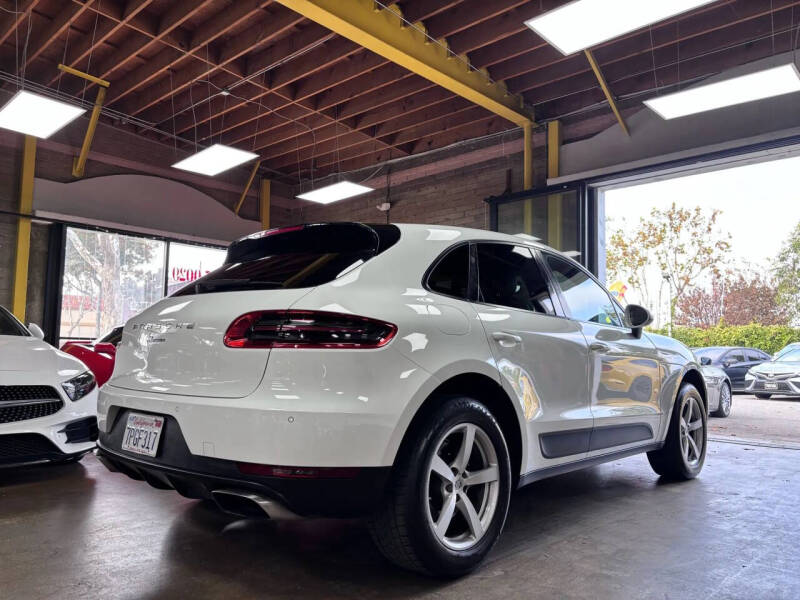 2017 Porsche Macan