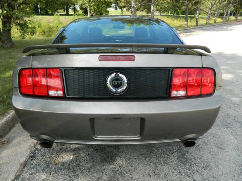 2005 Ford Mustang GT Premium