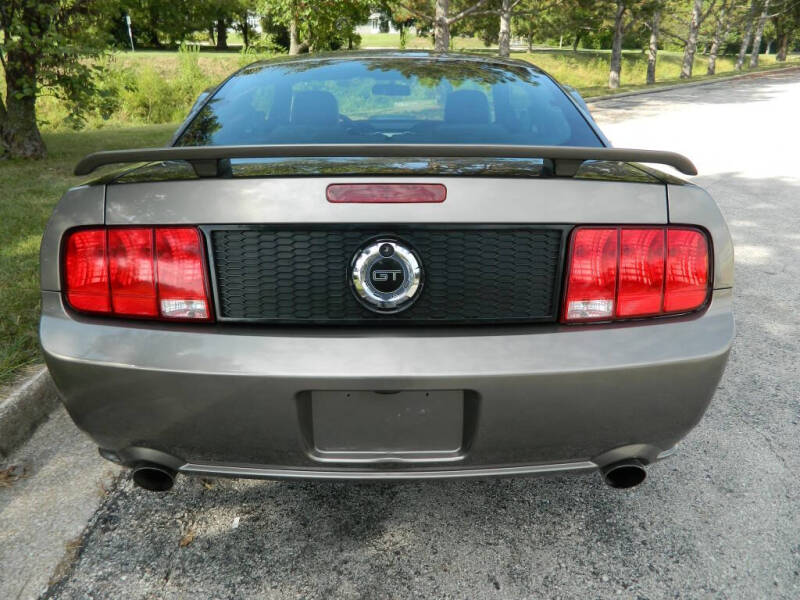 2005 Ford Mustang GT Premium