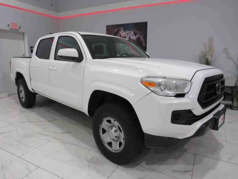 2021 Toyota Tacoma SR's photo
