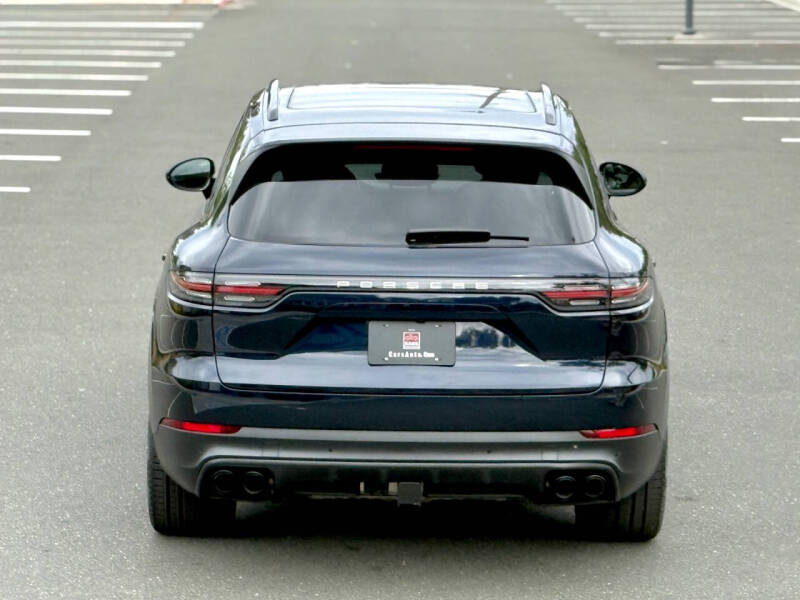 2022 Porsche Cayenne Platinum Edition