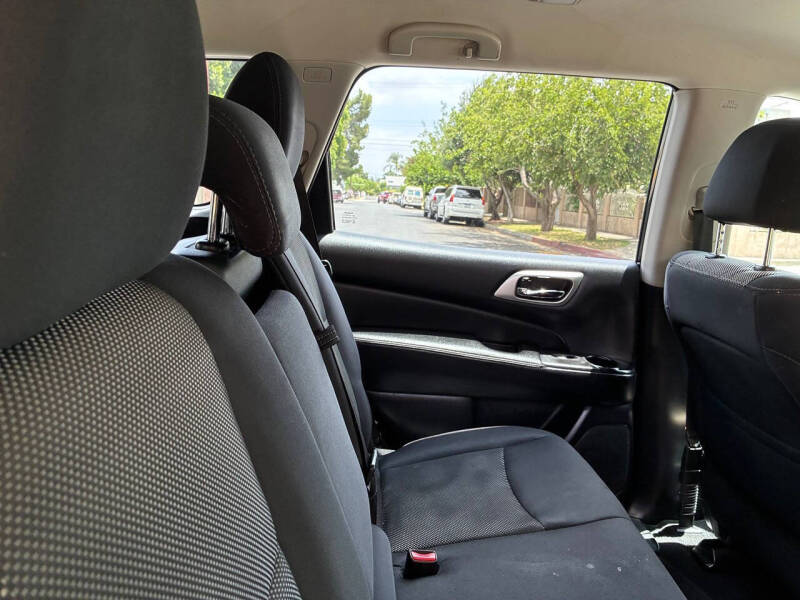 2018 Nissan Pathfinder S