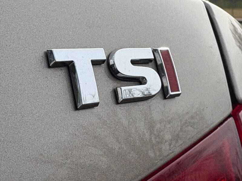 2015 Volkswagen Passat 1.8T Limited Edition