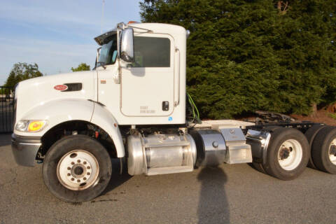 2023 Peterbilt 348