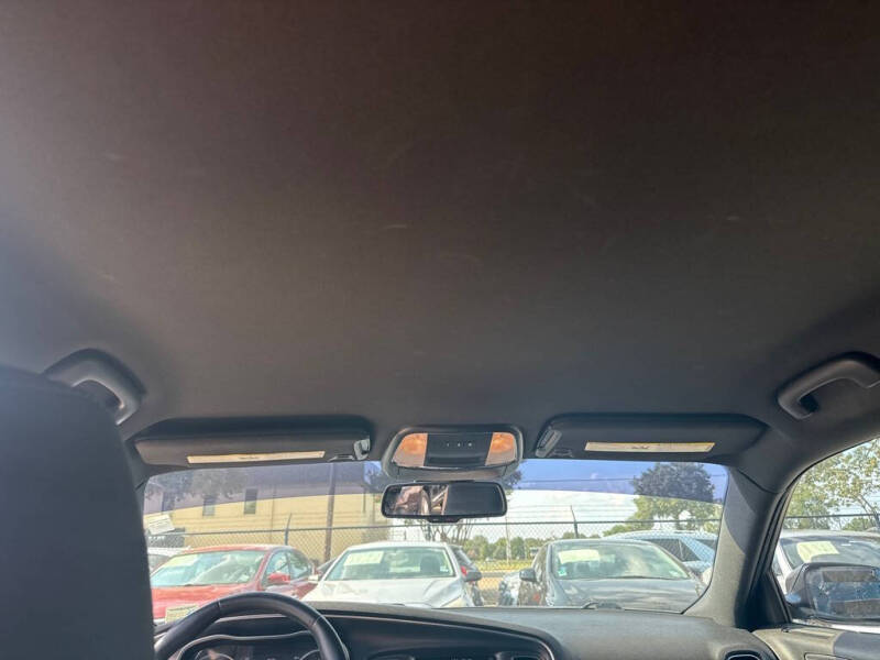 2015 Dodge Charger SXT