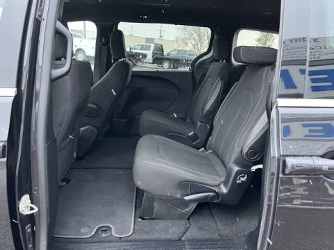 2022 Chrysler Pacifica Touring