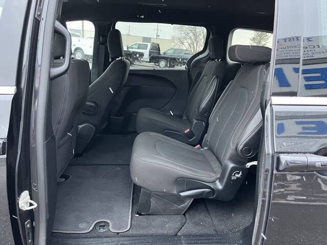 2022 Chrysler Pacifica Touring