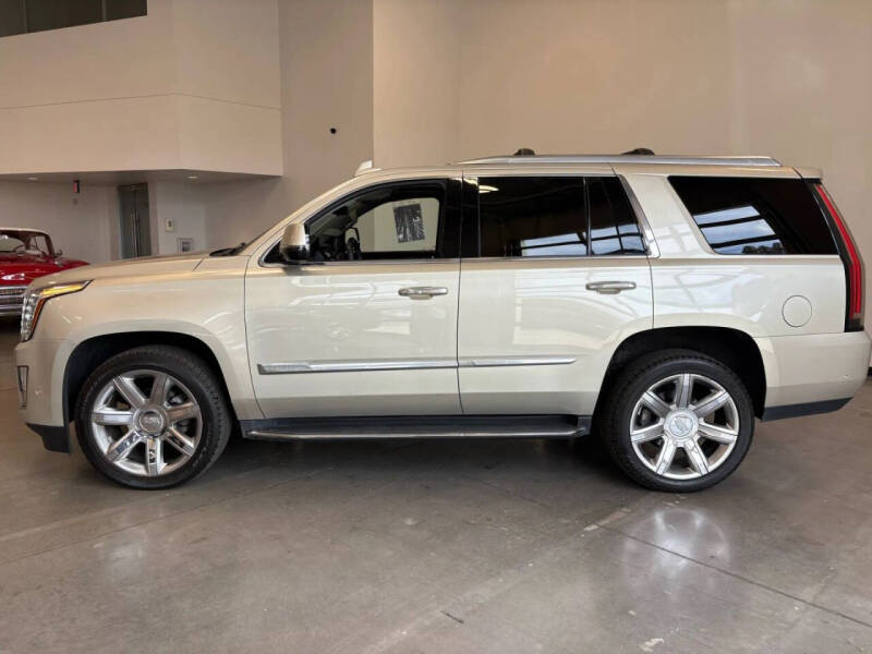 2017 Cadillac Escalade Luxury