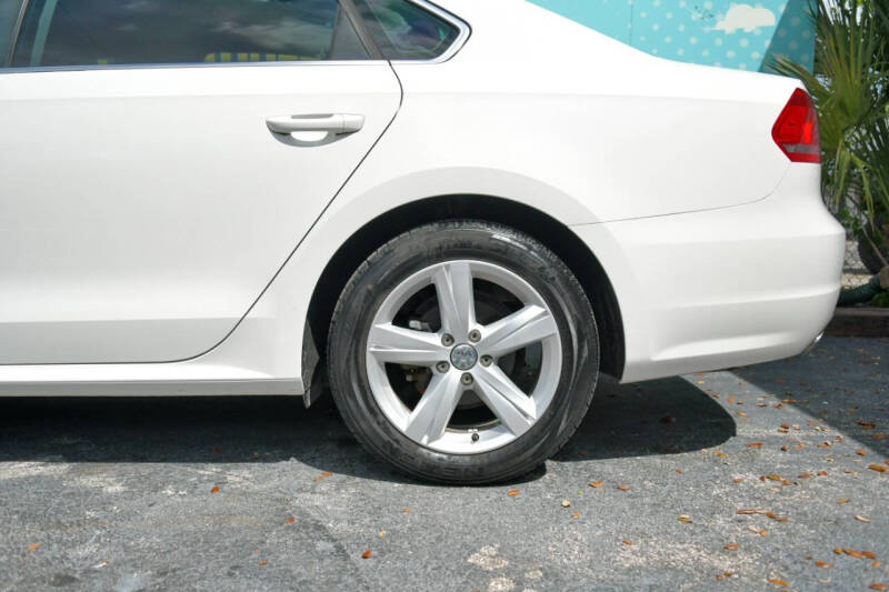 2014 Volkswagen Passat 1.8T SE