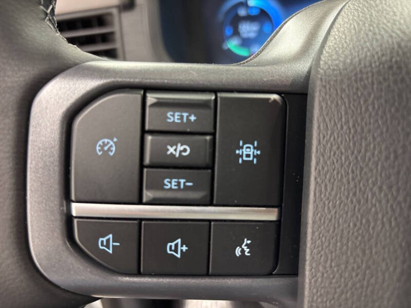 2025 Ford F-150 Lightning XLT