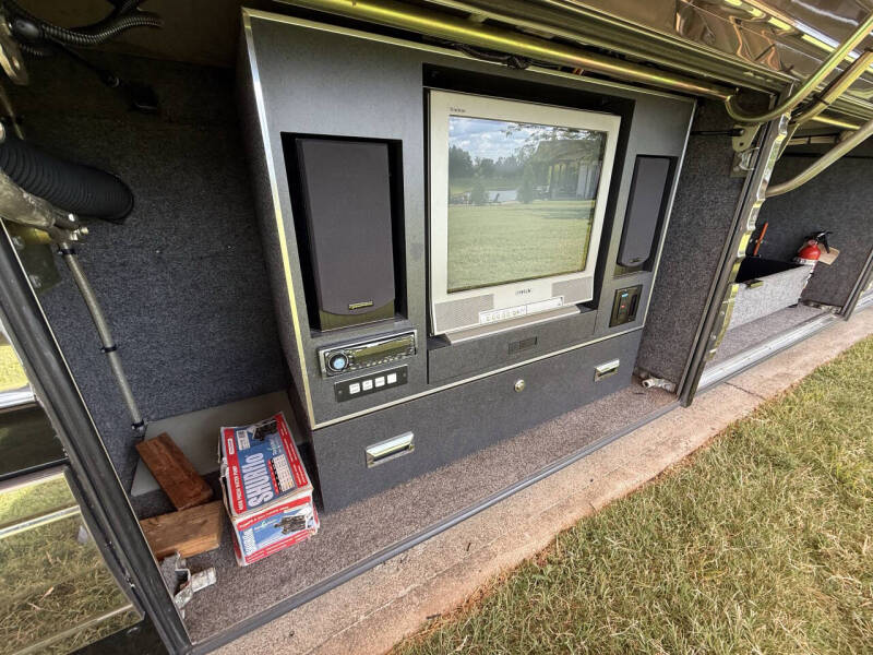 2001 Prevost Marathon