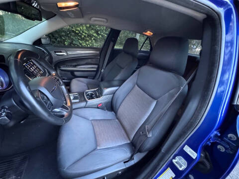 2020 Chrysler 300 Touring L