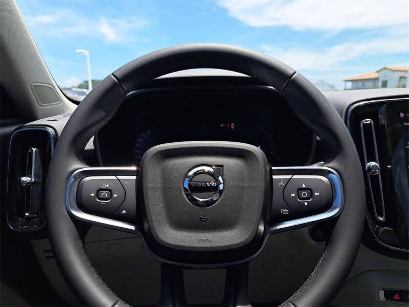 2026 Volvo XC40 B5 Plus