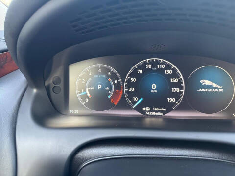 2016 Jaguar XJ R-Sport