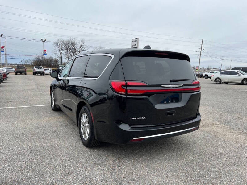 2024 Chrysler Pacifica Touring L